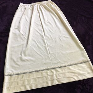 Lorraine Ivory Half Slip Nylon Made In USA Size Small Tall